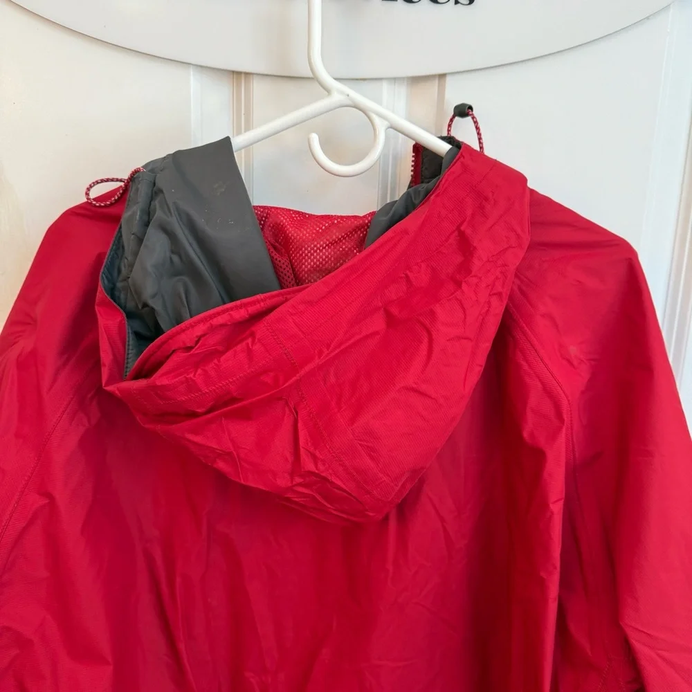 L.L. Bean Men's Red Raincoat - Picture 5 of 6